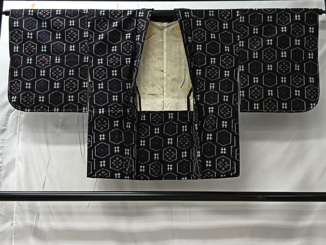 平和屋着物#久留米絣 羽織 亀甲花文 黒地 綿 逸品 CABI9431ua
