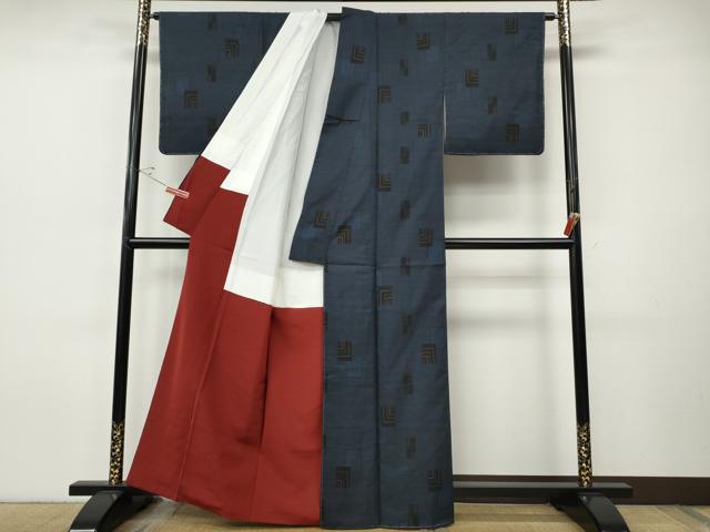 平和屋着物●本場大島紬 7マルキ 色紙重ね文 正絹 逸品 未使用 CABI9709ut