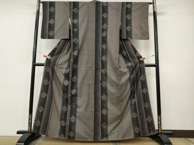 平和屋着物●本場大島紬 7マルキ 孔雀間道 正絹 逸品 CABI9864ut