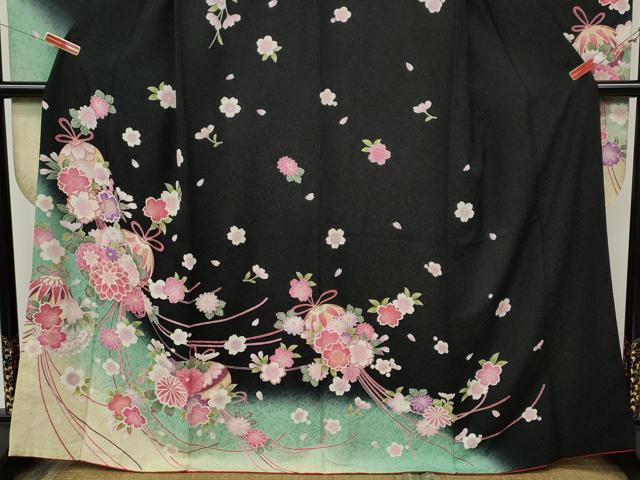 平和屋着物●豪華振袖 花鞠文 暈し染め 黒地 金通し地 正絹 逸品 CABI9924ut