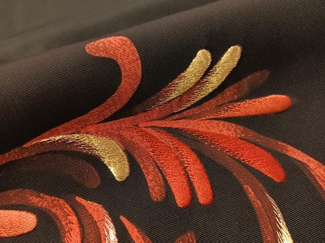 平和屋着物●塩瀬 九寸名古屋帯 刺繍 ろうけつ染め 唐草文 黒地 金糸 正絹 逸品 CABJ0455vp