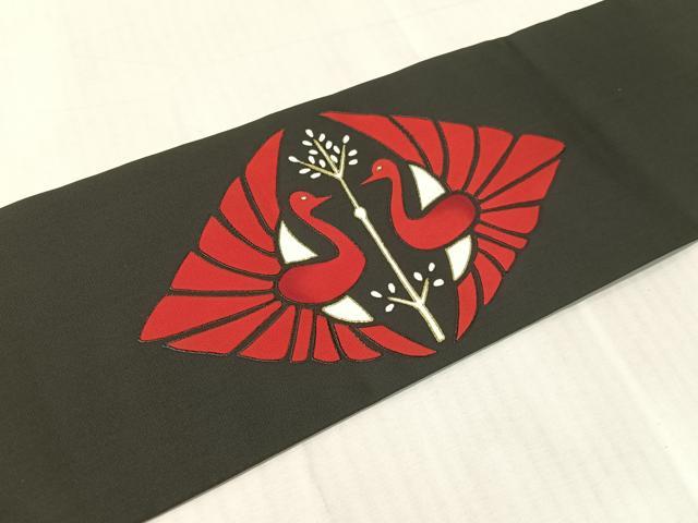 平和屋着物●塩瀬 九寸名古屋帯 駒刺繍 双鳥菱文 黒地 金彩 正絹 逸品 CABJ0622vp
