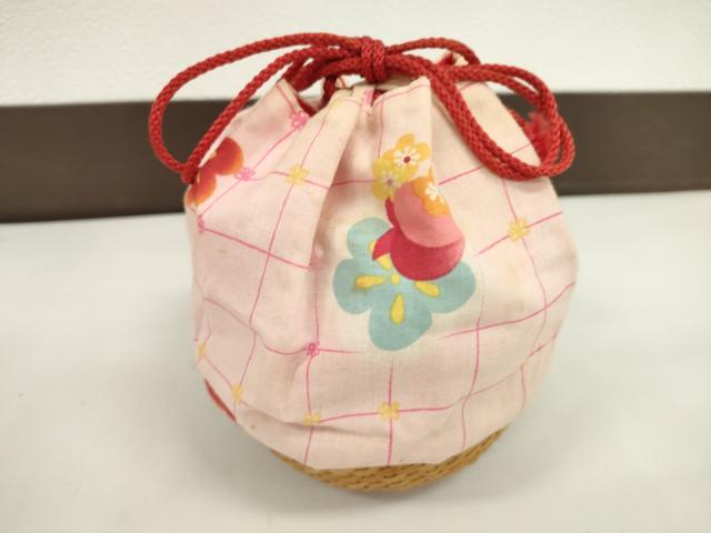 平和屋着物▼夏物 和装小物 和装バッグ 籠巾着まとめて5点 浴衣 縮緬 麻の葉柄 舞桜 梅 金通し地など 逸品 CABJ1486ju