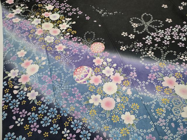 平和屋着物●豪華振袖 駒刺繍 鞠舞花文 暈し染め 黒地 金通し地 正絹 逸品 CABJ2485ze