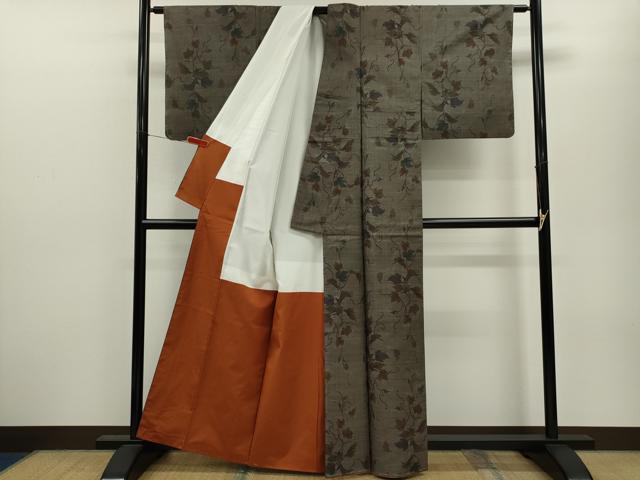 平和屋着物●本場大島紬 9マルキ 唐草文 正絹 逸品 未使用 CABJ2491ze