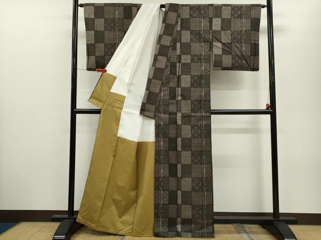 平和屋着物●本場大島紬 7マルキ 市松吉祥文 正絹 逸品 CABJ2494ze