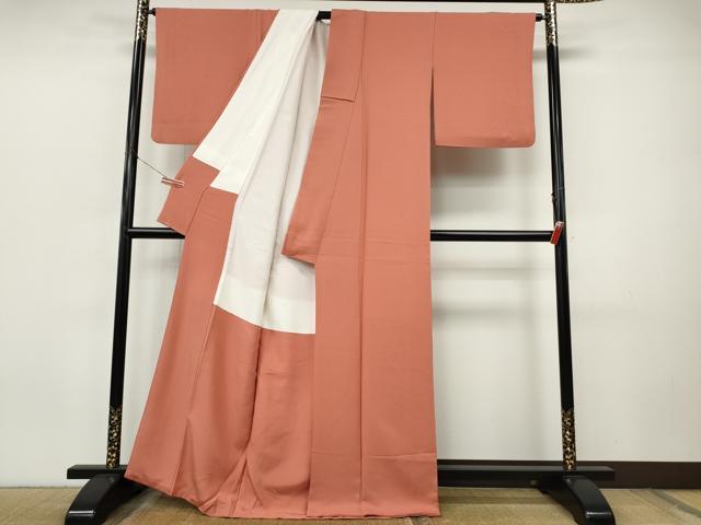 平和屋着物●上質な色無地 紋意匠 珊瑚朱色 正絹 逸品 CABJ6404ut