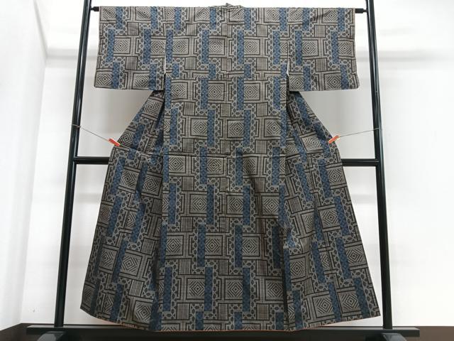平和屋着物■本場大島紬 7マルキ 幾何学文様 正絹 逸品 CABJ8178xe
