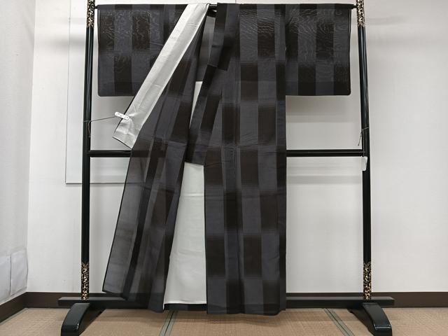平和屋着物*夏物 夏大島 幾何学文 黒地 正絹 逸品 CABJ9870xi