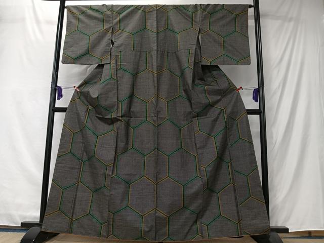平和屋着物■本場大島紬 7マルキ 亀甲文 正絹 逸品 CABK0165ua