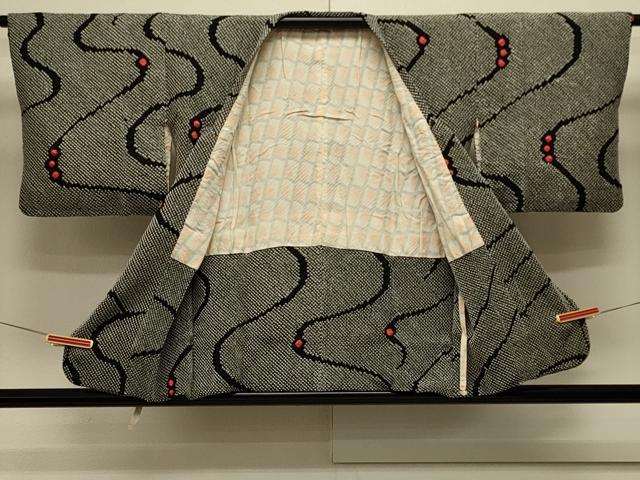 平和屋着物#道行コート 総絞り 流水文 黒地 正絹 逸品 CABK3455in