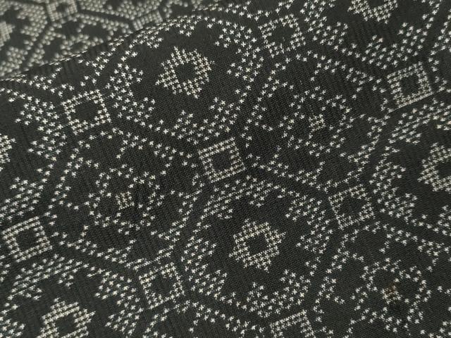 平和屋着物■本場大島紬 7マルキ 蜀江花文 正絹 逸品 CABK4091ev