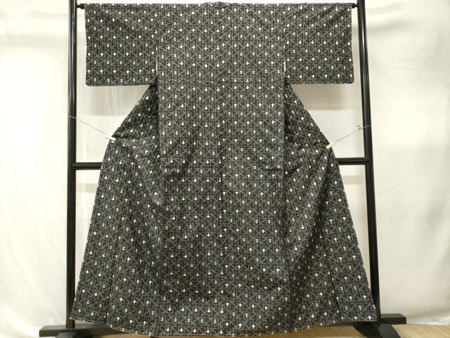 平和屋着物■上質な紬 十字絣文様 黒地 正絹 逸品 CABK4342ev