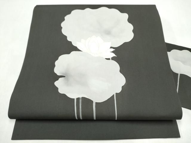 平和屋着物●塩瀬 九寸名古屋帯 ろうけつ染 舞花文 黒地 正絹 逸品 CABK5622hy
