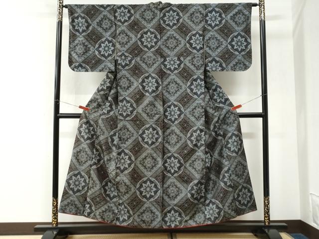 平和屋着物●アンティーク大島 本場大島紬 菱吉祥花丸文 正絹 逸品 CABK7348yc