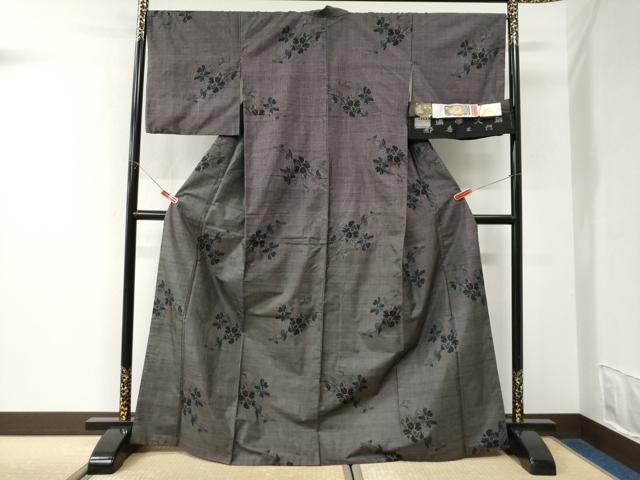 平和屋着物●都喜ヱ門 本場大島紬 9マルキ 泥染め 総絣 花の祭日 藤絹織物謹製 証紙付き 正絹 逸品 CABK7423yc
