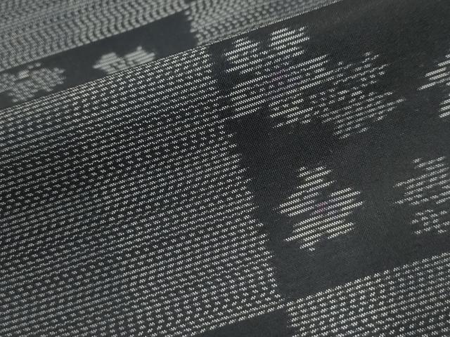 平和屋着物●本場大島紬 変わり市松舞花文 ほていや扱い 正絹 逸品 CABK7520yc