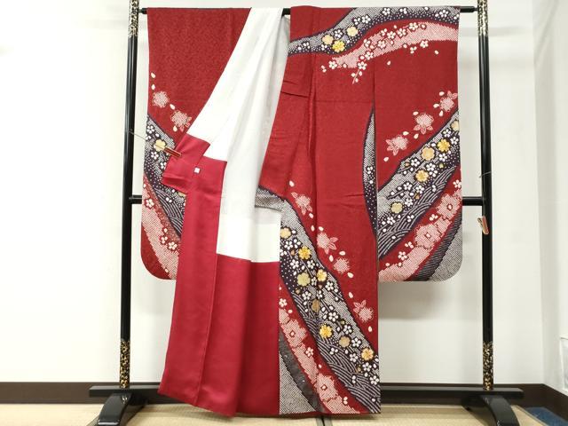 平和屋着物●豪華振袖 駒刺繍 刺繍 舞花文 金通し地 鈴乃屋扱い 正絹 逸品 CABK7594yc