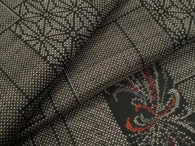 平和屋着物●本場大島紬 7マルキ 短冊重ね麻の葉菊文 正絹 逸品 CABK7670yc