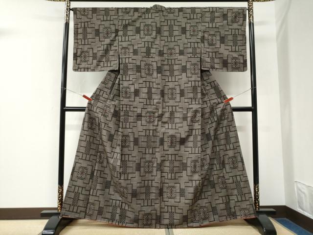 平和屋着物●本場大島紬 7マルキ 色紙重ね吉祥文 正絹 逸品 未使用 CABK7785yc