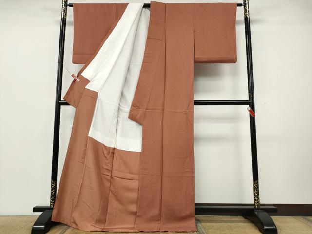 平和屋着物●上質な色無地 紋意匠 真赭色 ロング丈 正絹 逸品 CABK8109ut
