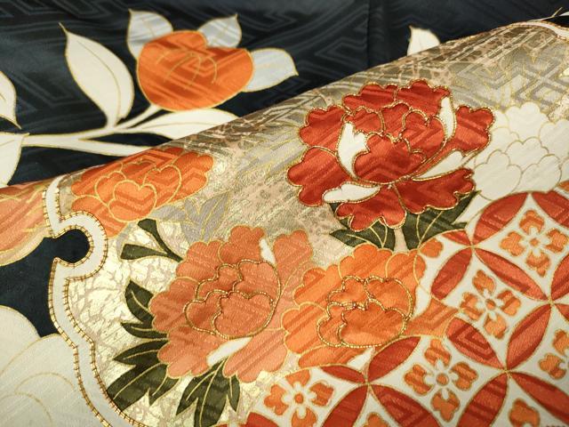 平和屋着物●豪華振袖 駒刺繍 雪輪枝花文 黒地 金彩 正絹 逸品 CABK8195ut