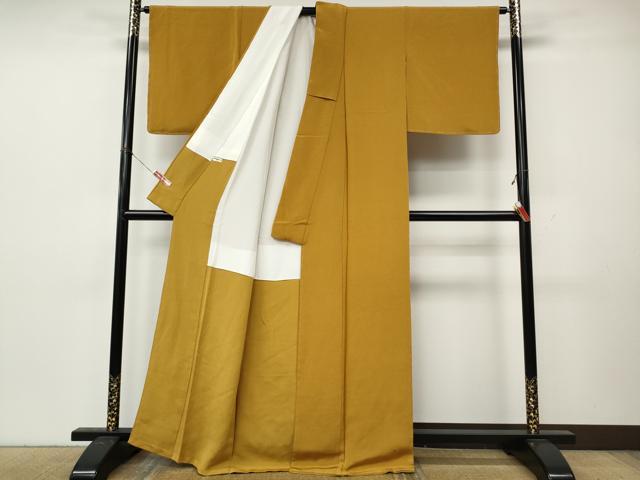 平和屋着物●上質な色無地 山吹茶色 鬼しぼ縮緬 正絹 逸品 未使用 CABK8375ut