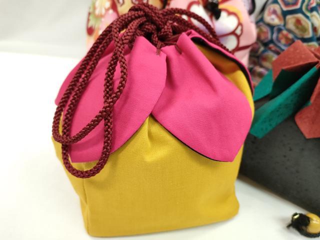 平和屋着物▼和装小物 和装バッグ 巾着まとめて5点 吉祥花文 モダン 縮緬 紬地 金彩 浴衣 袴 逸品 CABL2430ju