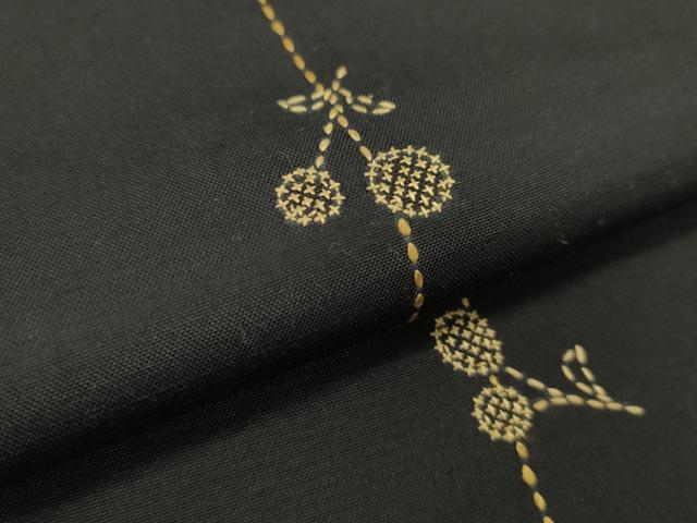 平和屋着物●紬屋吉兵衛 一徳紬 反物 玉糸手織 刺し子 総刺繍 枝花文 黒地 証紙付き 着尺 逸品 未使用 CABL2628ju