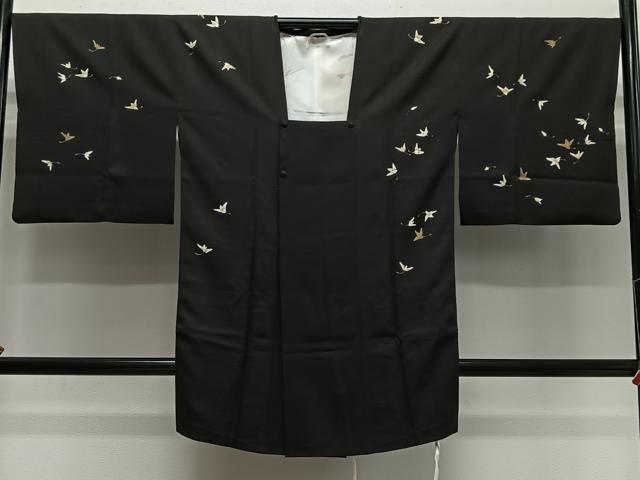 平和屋着物#道行コート 舞花文 黒地 正絹 逸品 CABL4347ua
