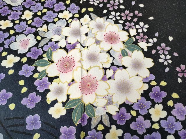 平和屋着物●豪華振袖 舞花文 暈し染め 黒地 金通し地 鈴乃屋扱い 正絹 逸品 CABL8450ut