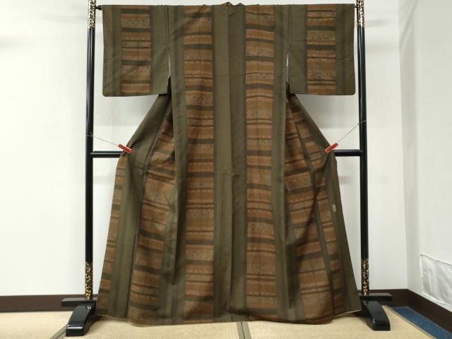 平和屋着物●創業140年 小糸染芸の四代目 小糸敏夫 小紋 紬地 吉祥花唐草間道 正絹 逸品 CABM3721yc