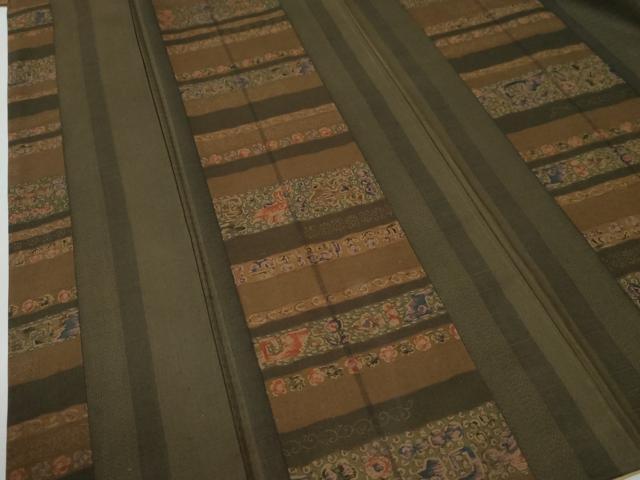 平和屋着物●創業140年 小糸染芸の四代目 小糸敏夫 小紋 紬地 吉祥花唐草間道 正絹 逸品 CABM3721yc
