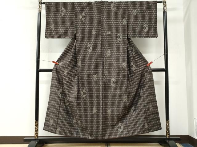 平和屋着物●本場大島紬 9マルキ 花唐草文 正絹 逸品 CABM3743yc