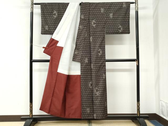 平和屋着物●本場大島紬 9マルキ 花唐草文 正絹 逸品 CABM3743yc