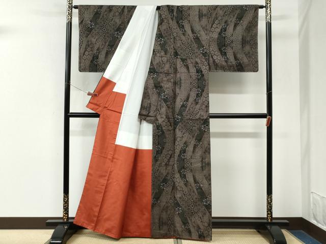 平和屋着物●本場大島紬 9マルキ よろけ縞吉祥花文 正絹 逸品 未使用 CABM3810yc