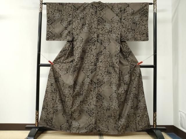平和屋着物●本場大島紬 9マルキ 牡丹唐草文 正絹 逸品 未使用 CABM3876yc