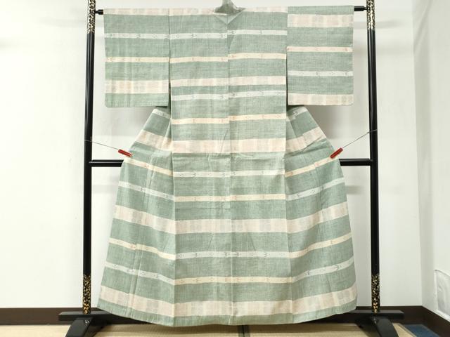 平和屋着物●本場結城紬 重要無形文化財 80亀甲 遠州椿 絣文様 正絹 逸品 CABM3947yc