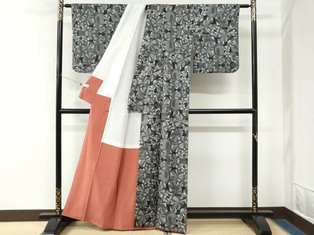 平和屋着物●本場大島紬 7マルキ 舞花文 正絹 逸品 CABM4519yc