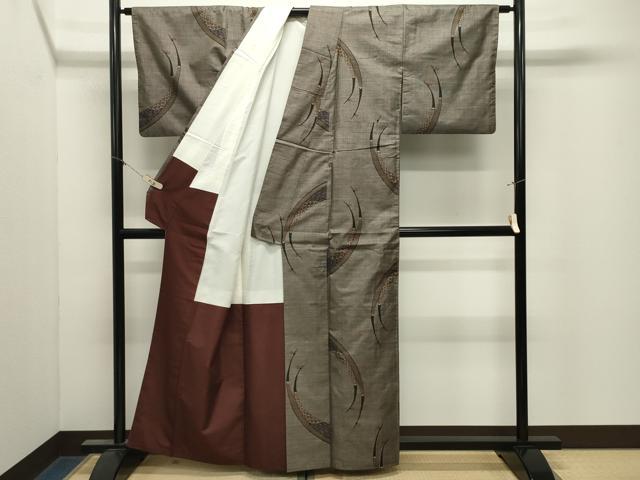 平和屋着物●本場大島紬 9マルキ 泥染め 孔雀文 吉織物謹製 証紙付き 正絹 逸品 CABM4889gh