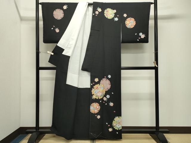 平和屋着物●訪問着 雪輪重ね花文 黒地 金彩 鬼しぼ縮緬 正絹 逸品 未使用 CABM5426gh