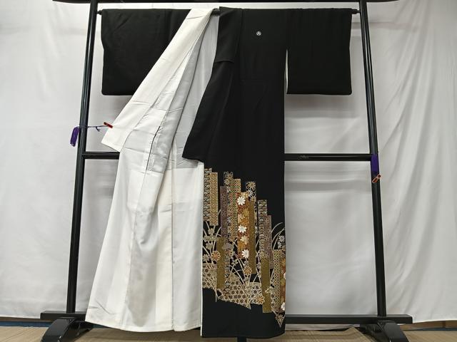 平和屋着物■豪華黒留袖 作家物 駒刺繍 吉祥草花文 金彩 正絹 逸品 CABM6592ua