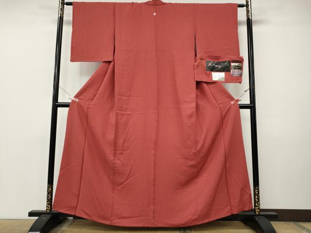 平和屋着物●上質な色無地 作家物 万雄堅牢染 吉祥地紋 臙脂色 証紙付き 正絹 逸品 CABM9204ut
