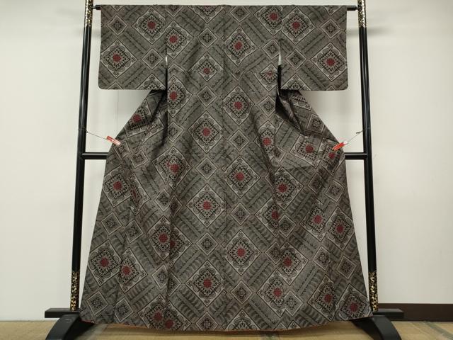 平和屋着物●本場大島紬 龍郷絣 菱花文 正絹 逸品 CABM9208ut