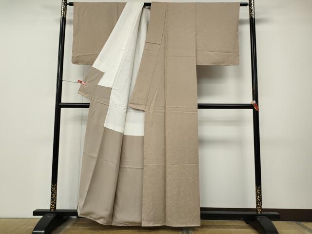 平和屋着物●上質な色無地 宝尽くし地紋 白茶色 正絹 逸品 未使用 CABM9305ut