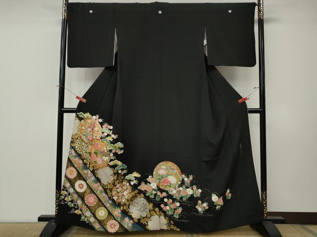 平和屋着物●京友禅の第一人者 松井青々 黒留袖 駒刺繍 絵皿草花文 金銀彩 正絹 逸品 CABM9342ut