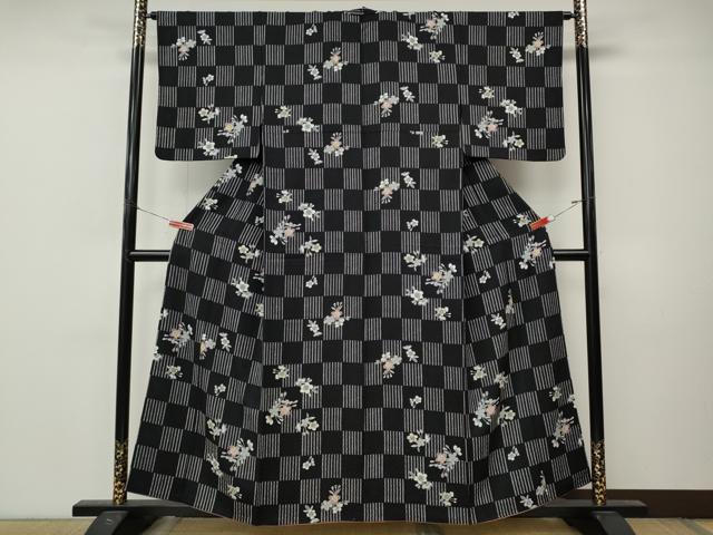 平和屋着物●上質な小紋 市松舞桜文 正絹 逸品 CABM9346ut