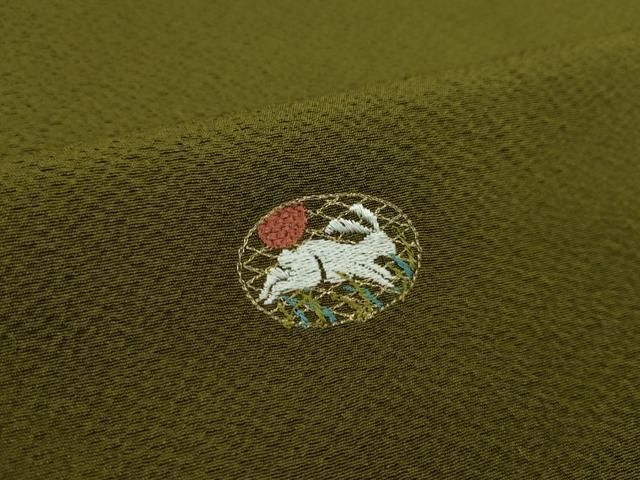 平和屋着物●小紋 反物 総刺繍 うさぎ丸文 鶯茶色 金銀糸 丹後ちりめん 着尺 逸品 未使用 CABN1025ju