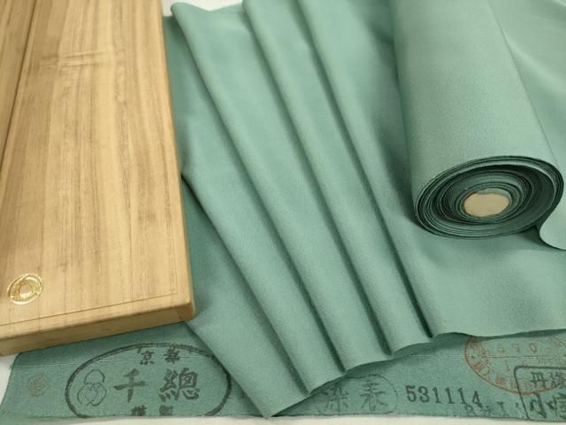 平和屋着物●創業460年・千總 色無地 反物 青竹色 丹後ちりめん 共八掛・木箱付き 近鉄百貨店扱い 着尺 逸品 未使用 CABN1086ju