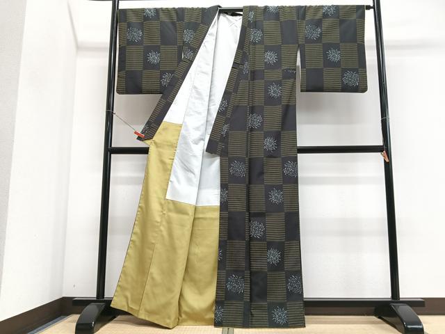平和屋着物■本場染大島紬 舞花文 正絹 逸品 CABN2154xe